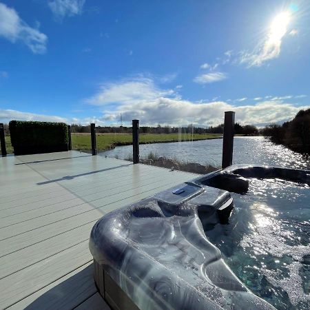 Luxury Lakeside Lodge With Htub Beautiful Views Annan Buitenkant foto