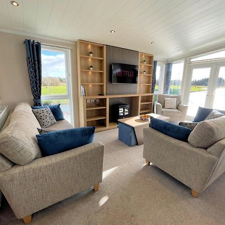 Luxury Lakeside Lodge With Htub Beautiful Views Annan Buitenkant foto