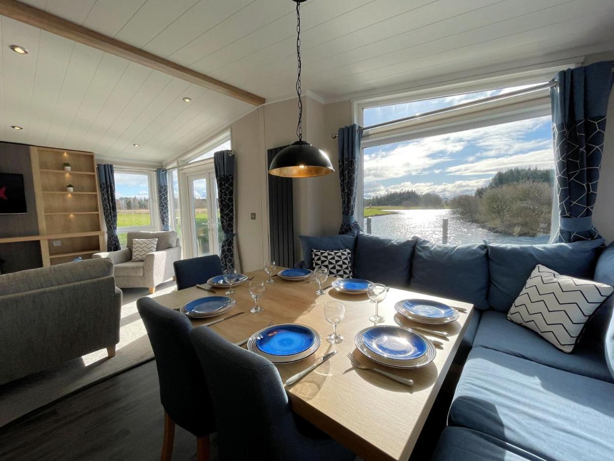 Luxury Lakeside Lodge With Htub Beautiful Views Annan Buitenkant foto