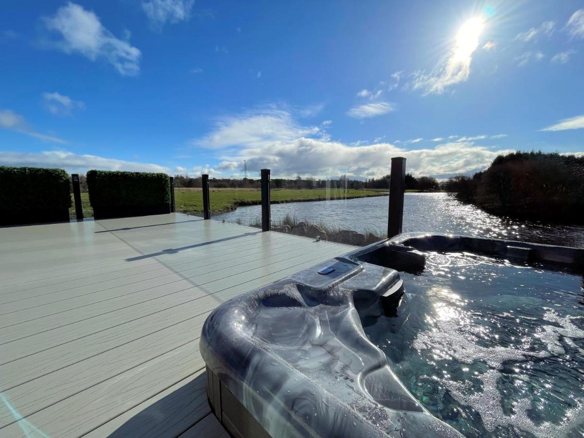 Luxury Lakeside Lodge With Htub Beautiful Views Annan Buitenkant foto