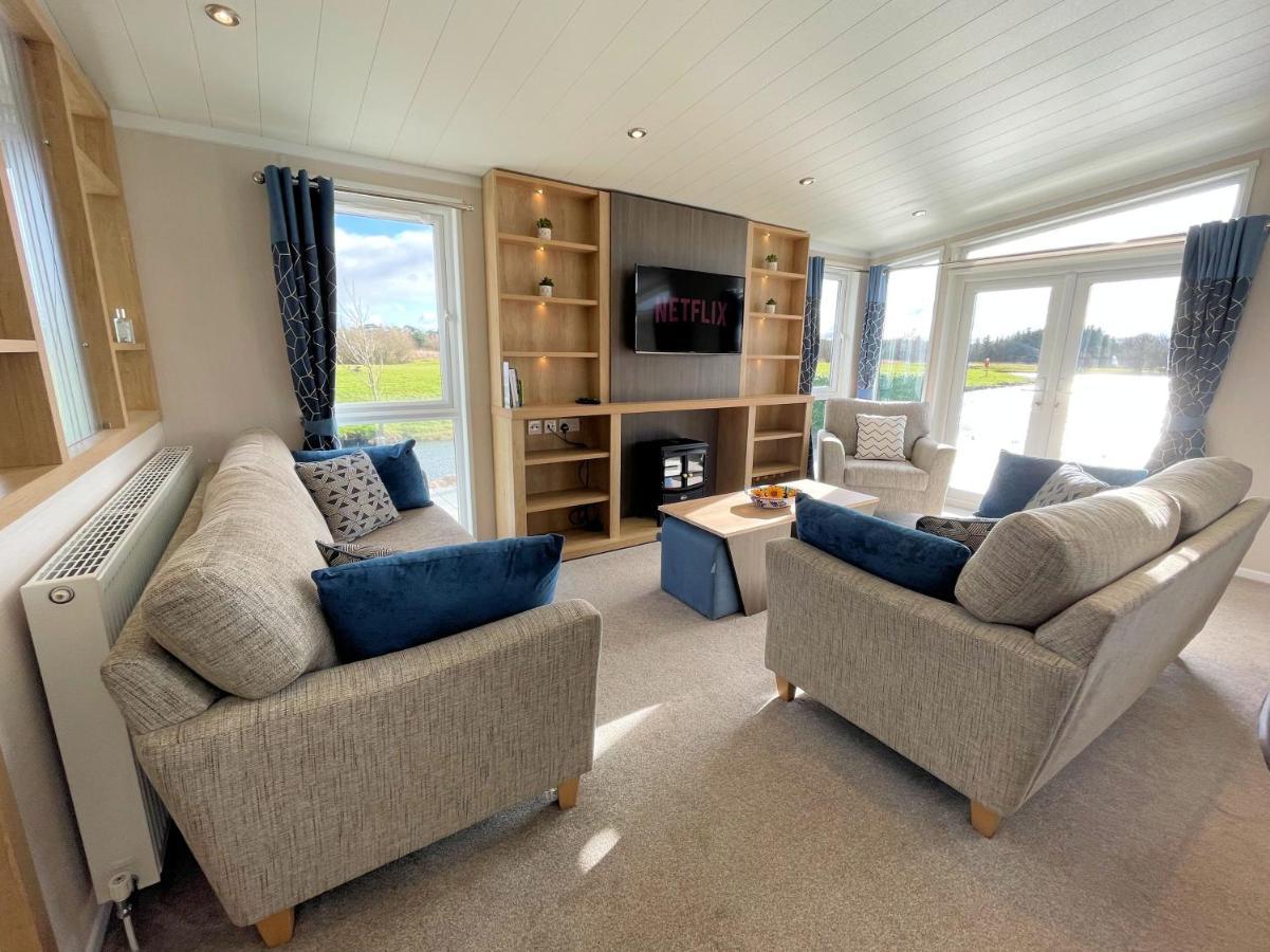 Luxury Lakeside Lodge With Htub Beautiful Views Annan Buitenkant foto