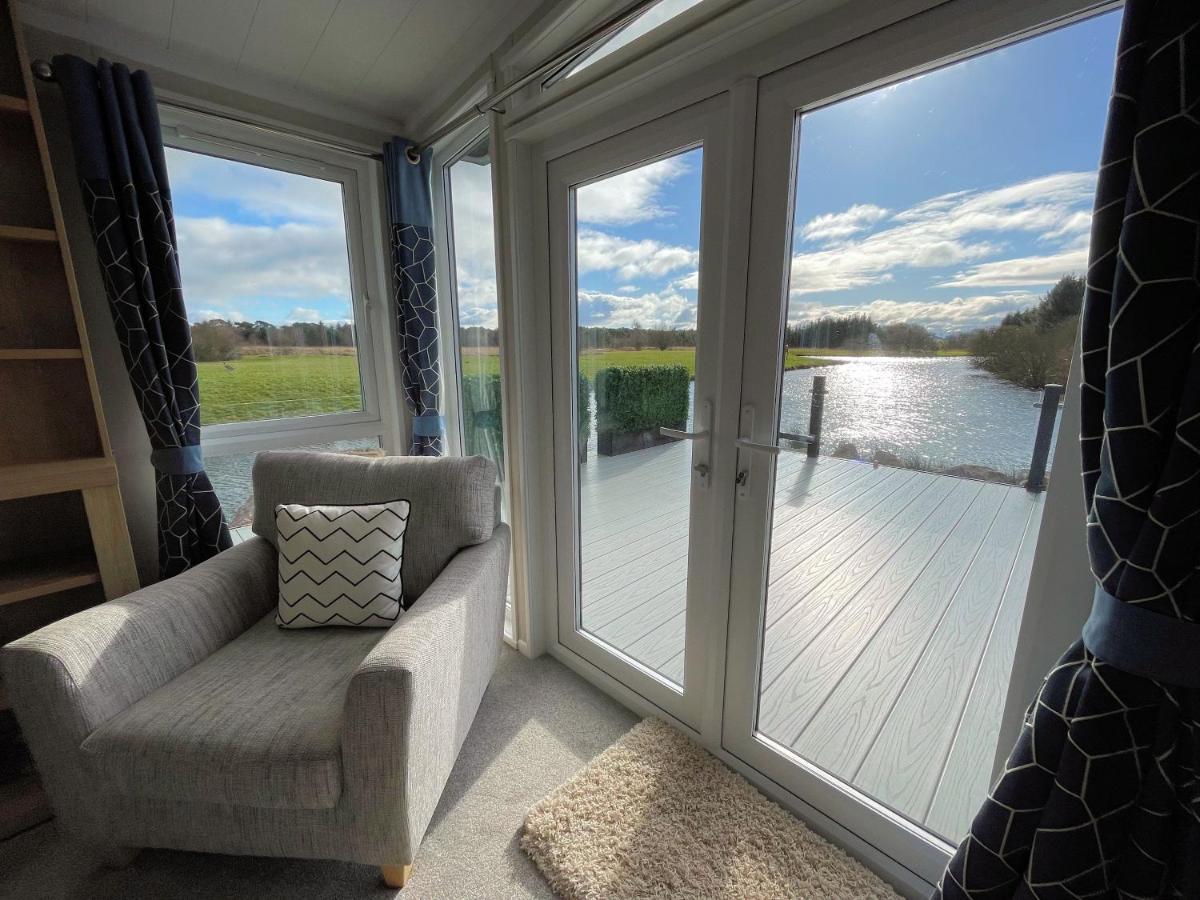 Luxury Lakeside Lodge With Htub Beautiful Views Annan Buitenkant foto
