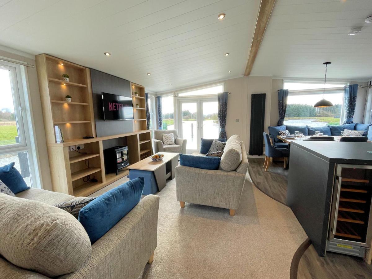 Luxury Lakeside Lodge With Htub Beautiful Views Annan Buitenkant foto