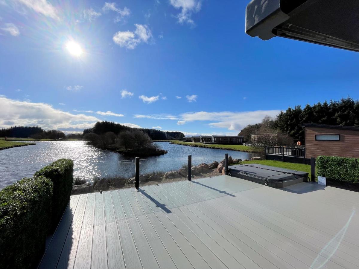 Luxury Lakeside Lodge With Htub Beautiful Views Annan Buitenkant foto